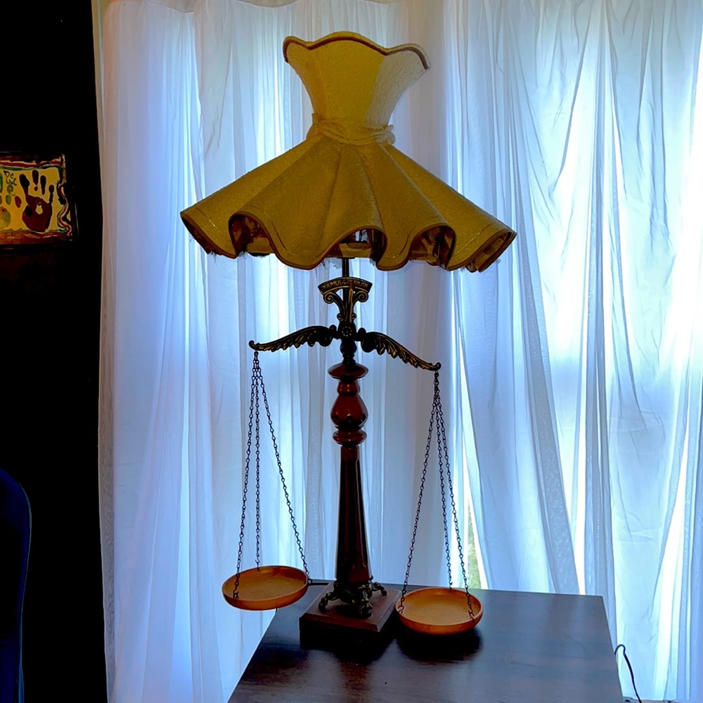 Scales of liberty lamps
